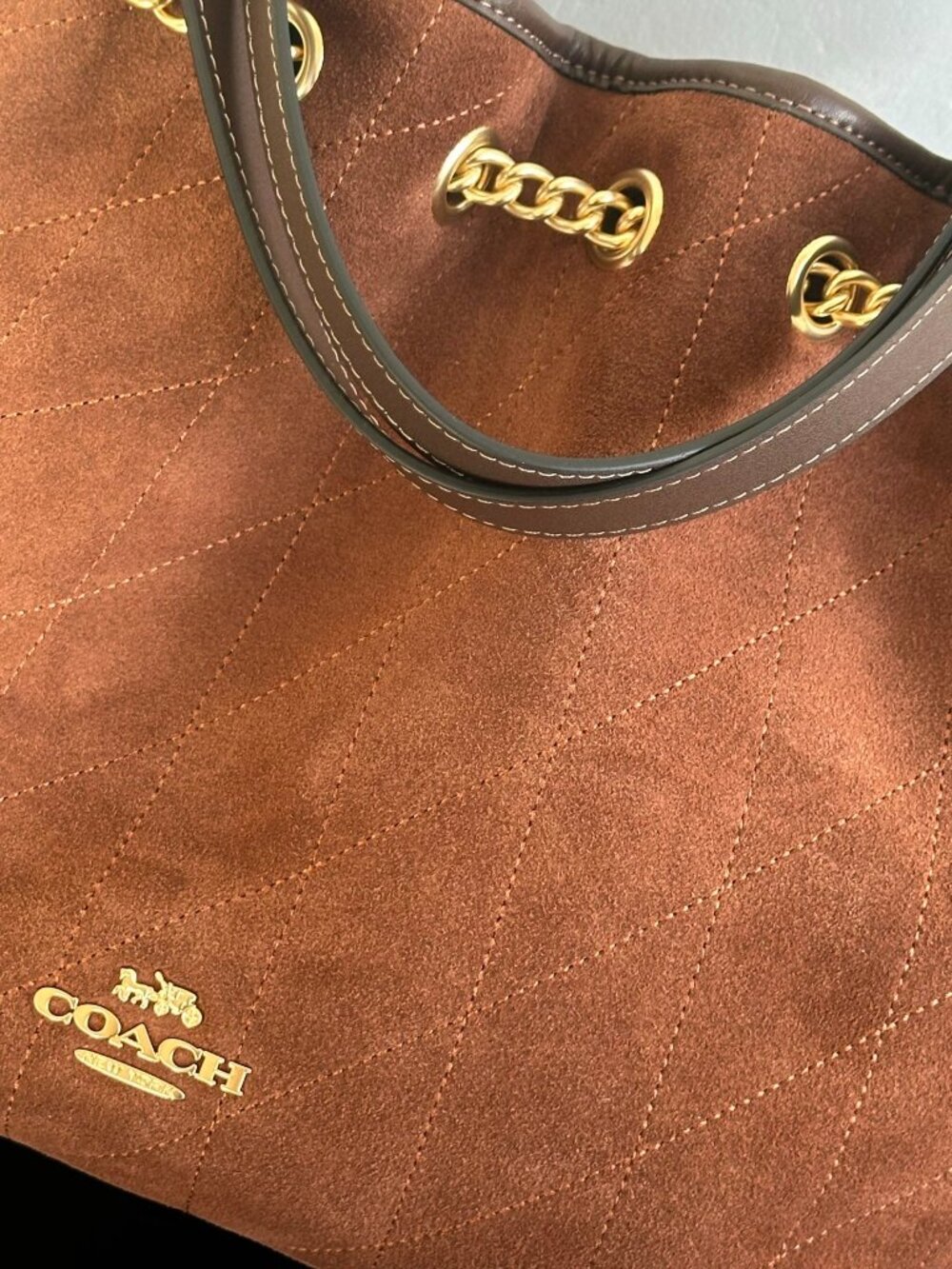 š¤Coach Brown Suede Quilted Chain Drawstring Shoulder Tote Bag - Picture 5 of 9